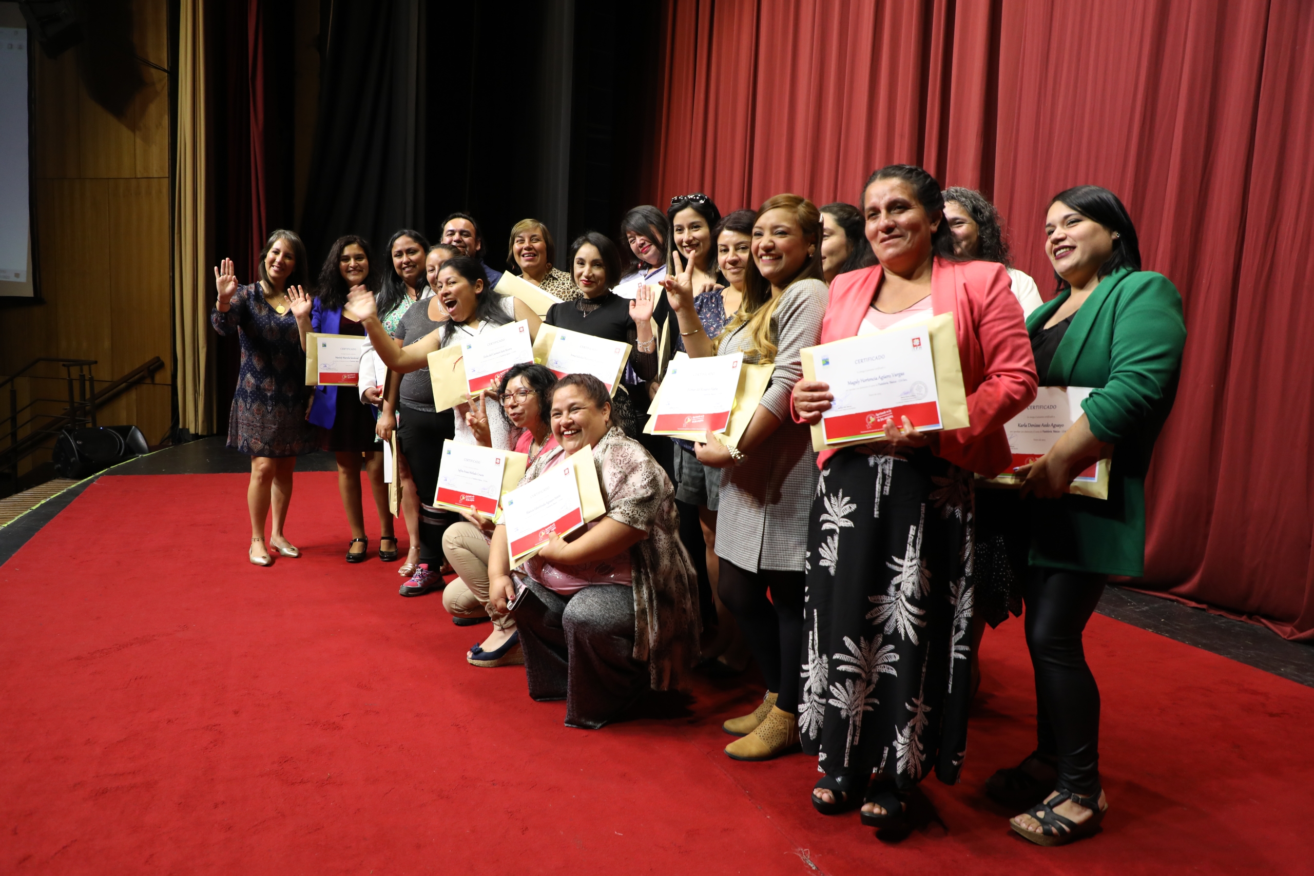 75 mujeres reciben certificación en Pastelería y Cuidado de Adulto Mayor