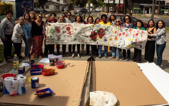 TPH Concepción conmemora 8 de marzo con lienzo colectivo en Barrio Norte