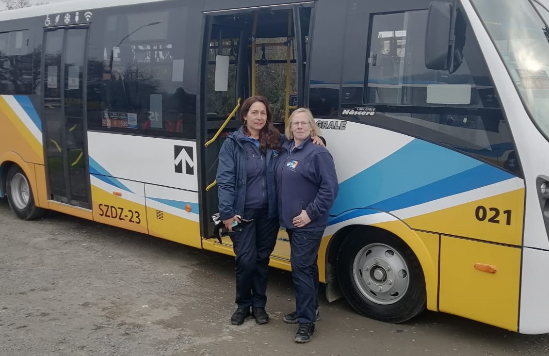 Municipalidad de Santa Juana y el Ministerio de Transportes y Telecomunicaciones inauguran moderno sistema de transporte público con nuevos buses e inclusión de mujeres conductoras